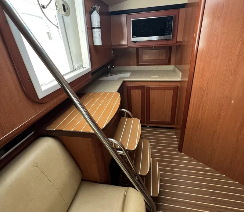 Slide: The Image of Luhrs 41 Hardtop Express 2007 - 5