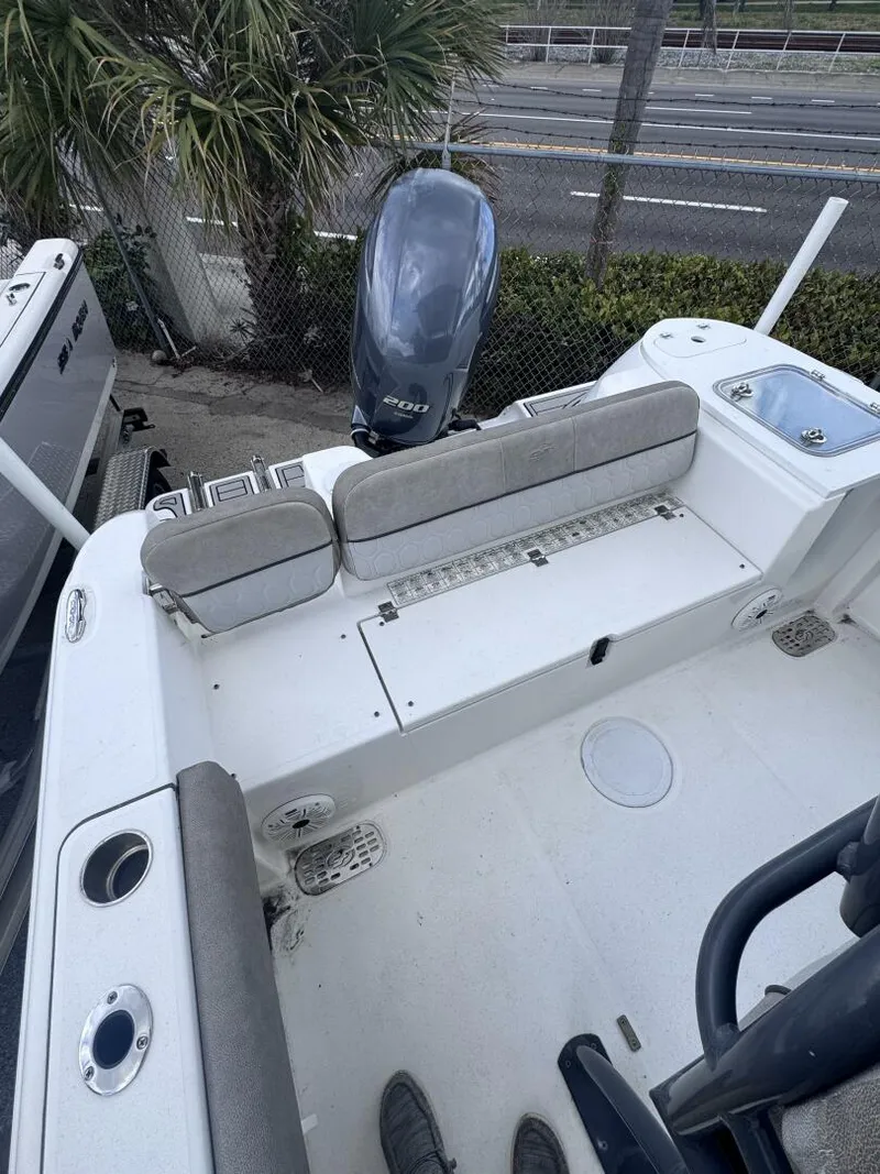 Slide: The Image of Sea Fox 228 Commander 2021 - 10