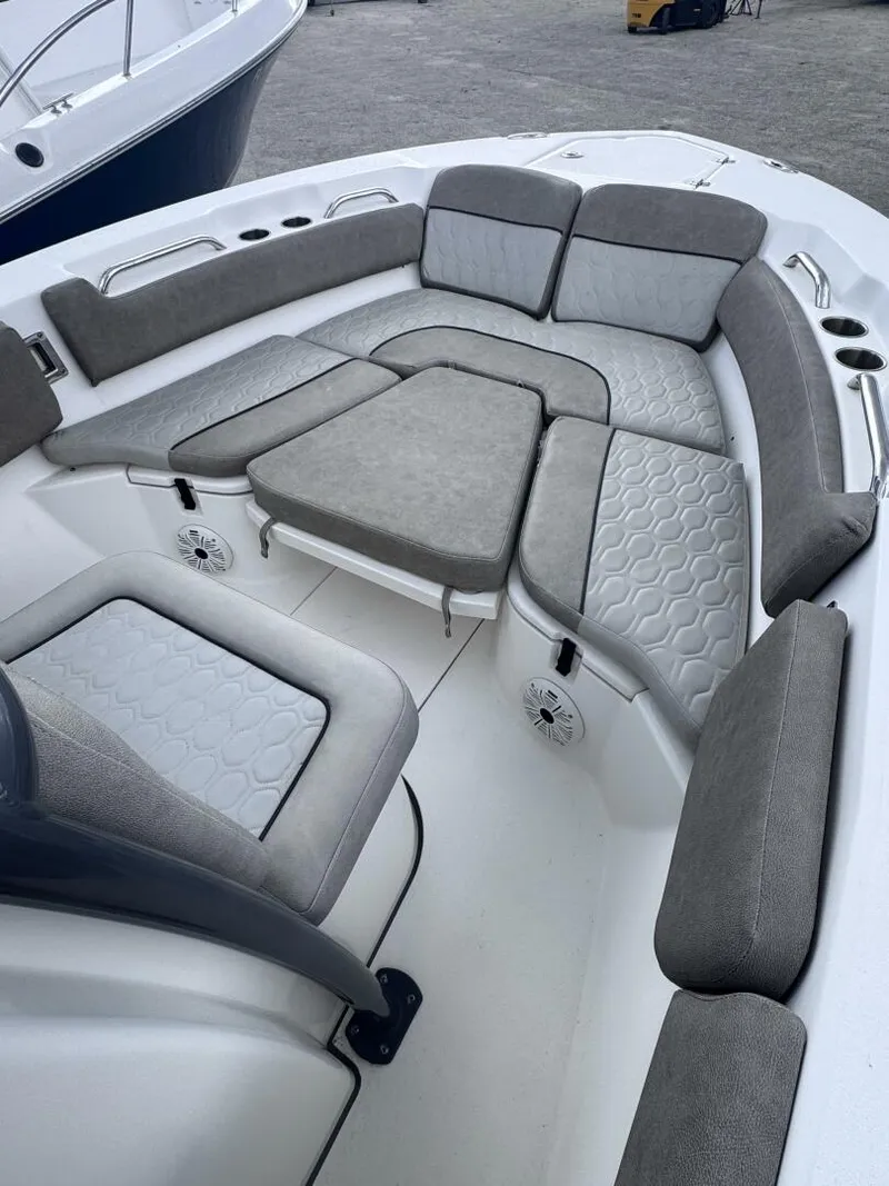 Slide: The Image of Sea Fox 228 Commander 2021 - 5