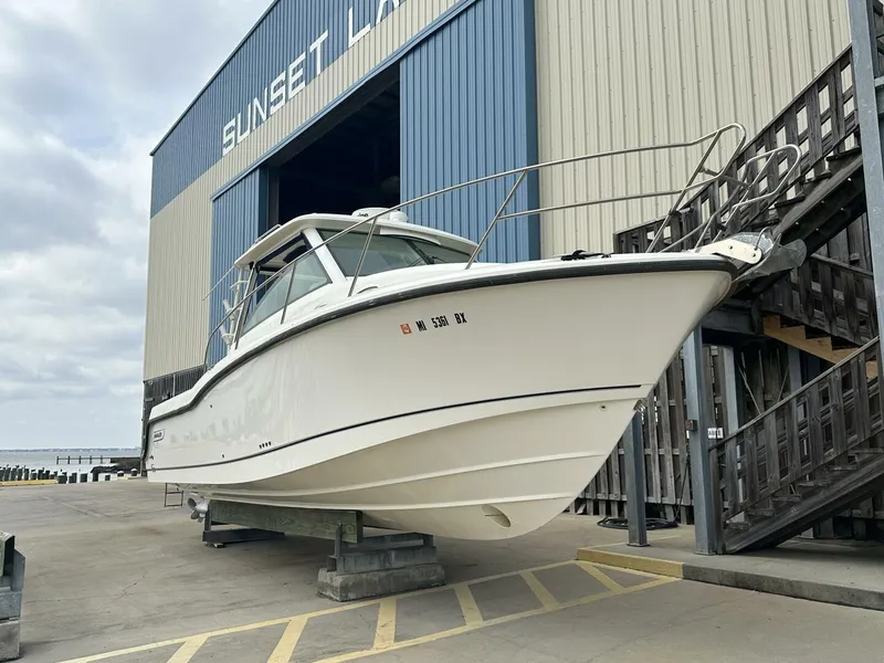Slide: The Image of Boston Whaler 315 Conquest 2016 - 5