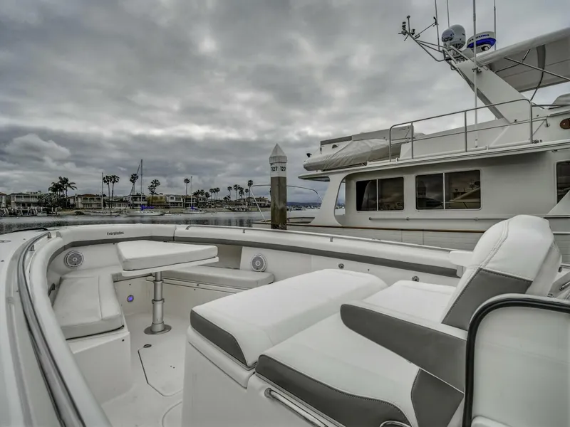 Slide: The Image of Everglades 435 Center Console 2015 - 15