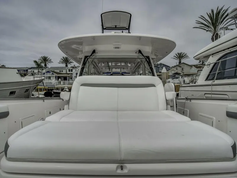 Slide: The Image of Everglades 435 Center Console 2015 - 16