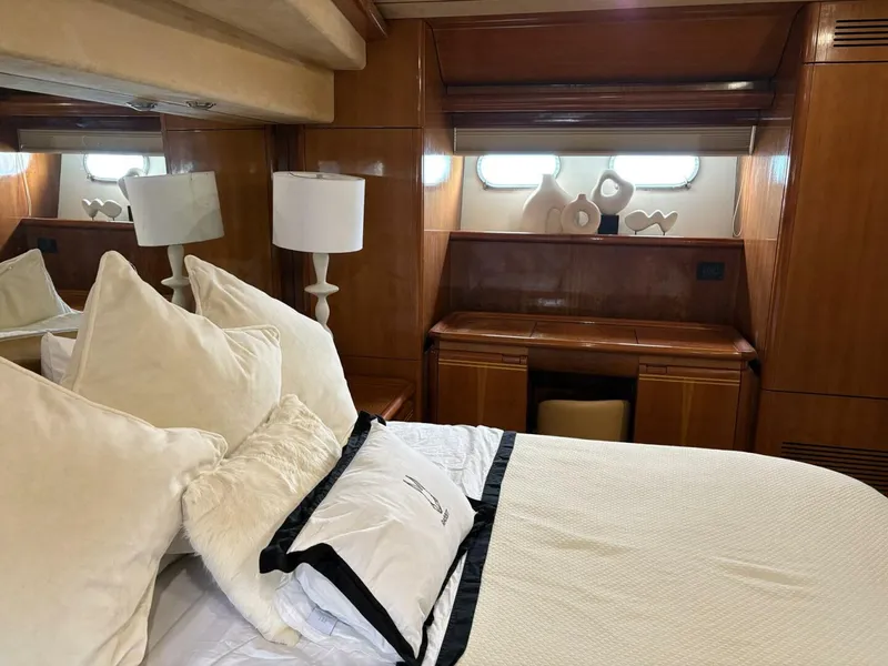 Slide: The Image of Ferretti 80 RPH 1999 - 14
