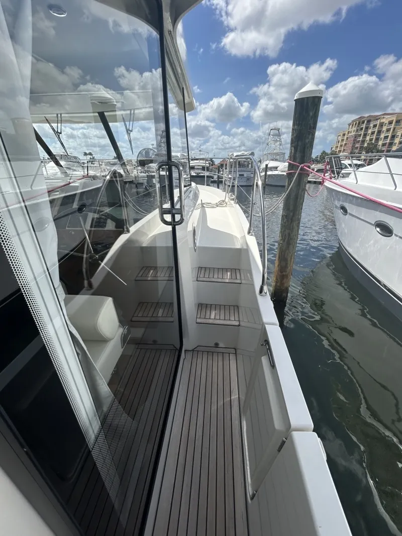 Slide: The Image of Beneteau ST 2022 - 10