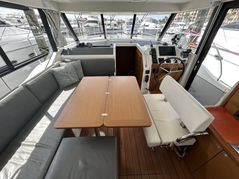 Slide: The Image of Beneteau ST 2022 - 30