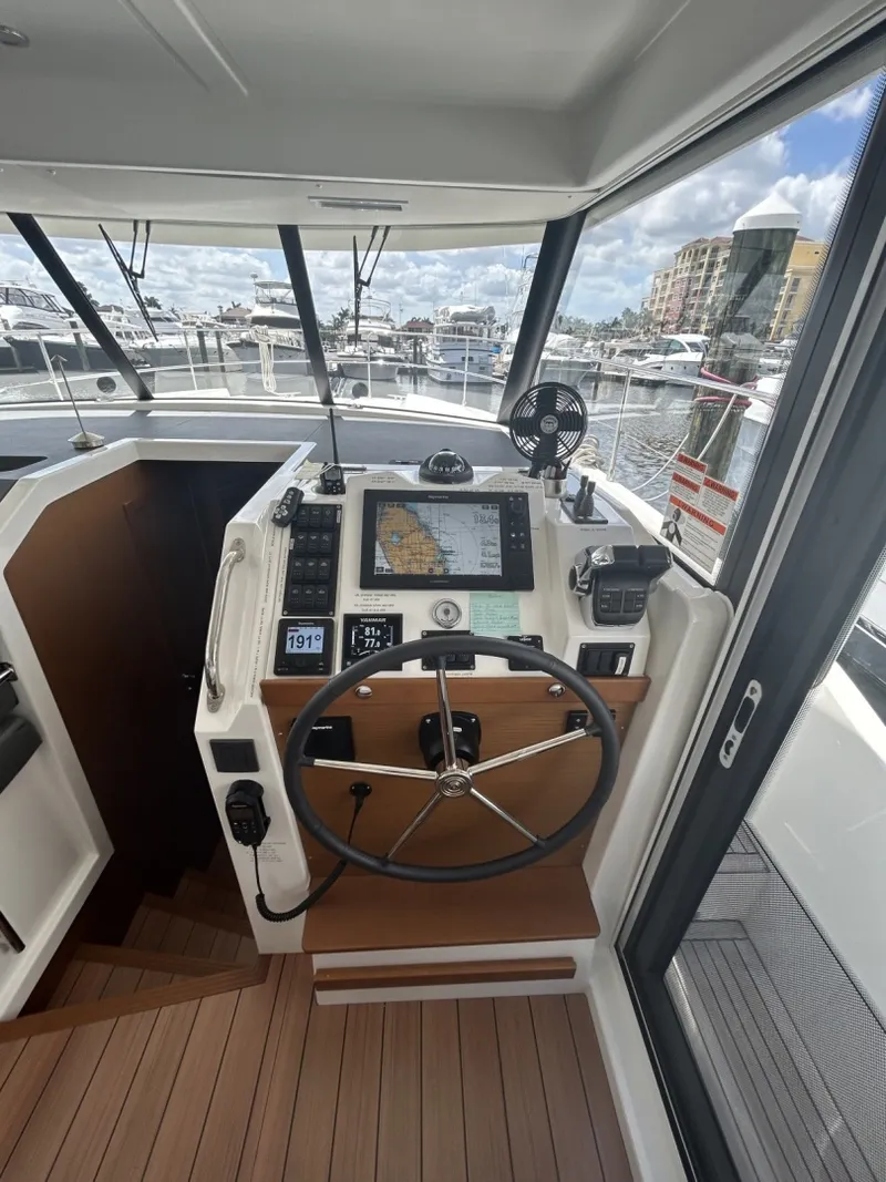 Slide: The Image of Beneteau ST 2022 - 32