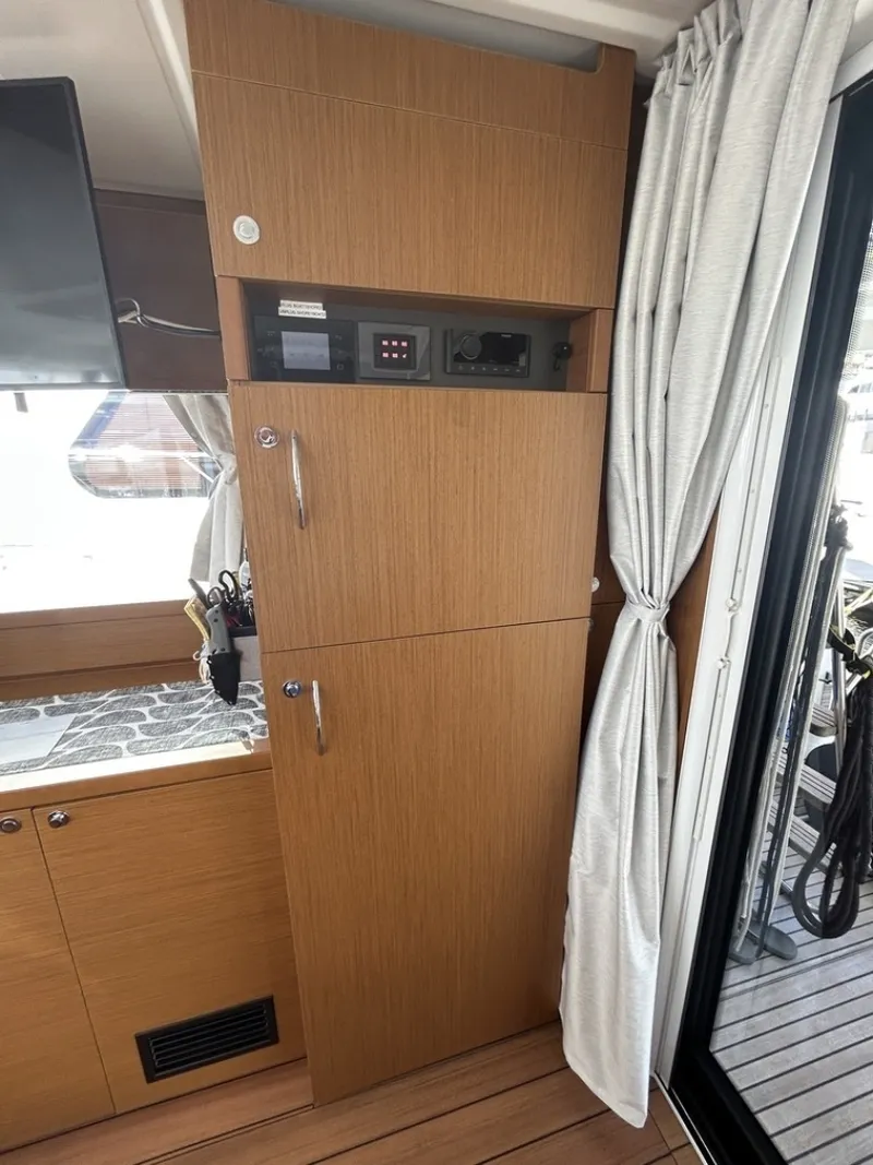 Slide: The Image of Beneteau ST 2022 - 44