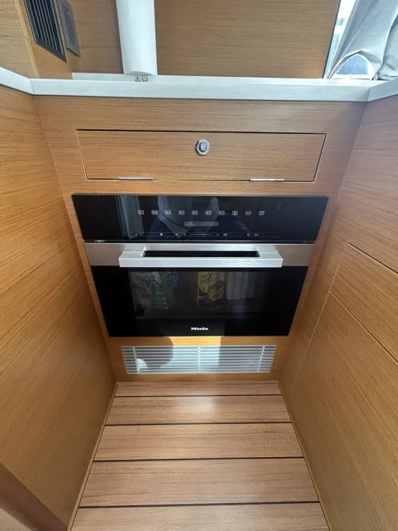 Slide: The Image of Beneteau ST 2022 - 48