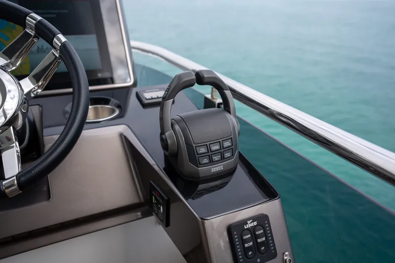 Slide: The Image of Galeon 560 FLY 2025 - 66