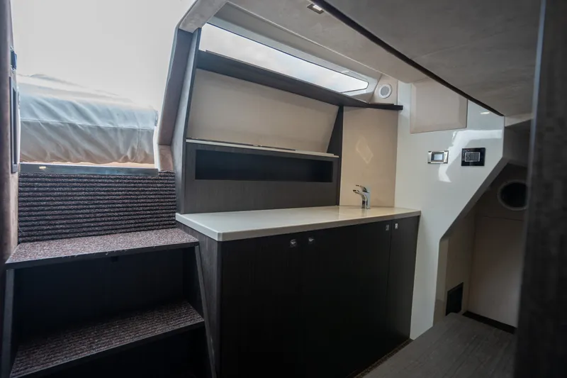 Slide: The Image of Galeon 560 FLY 2025 - 70