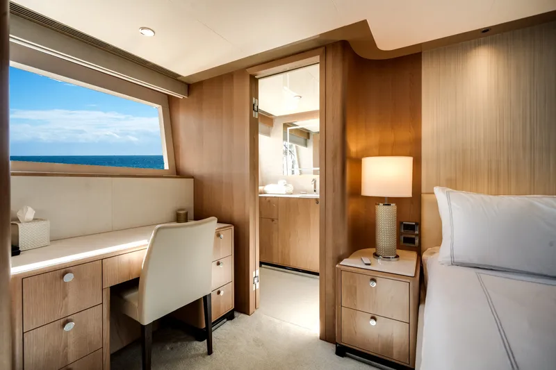 Slide: The Image of Ocean Alexander 28L 2025 - 32