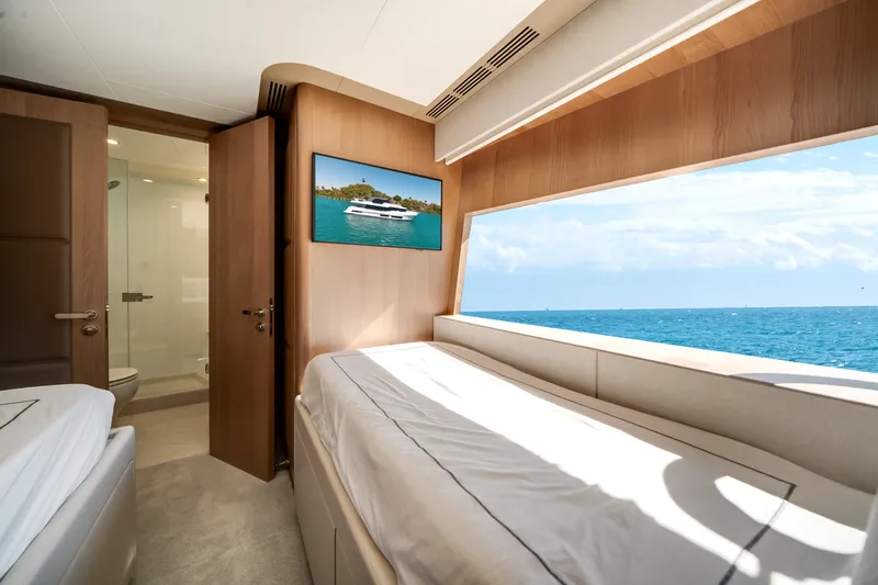 Slide: The Image of Ocean Alexander 28L 2025 - 43