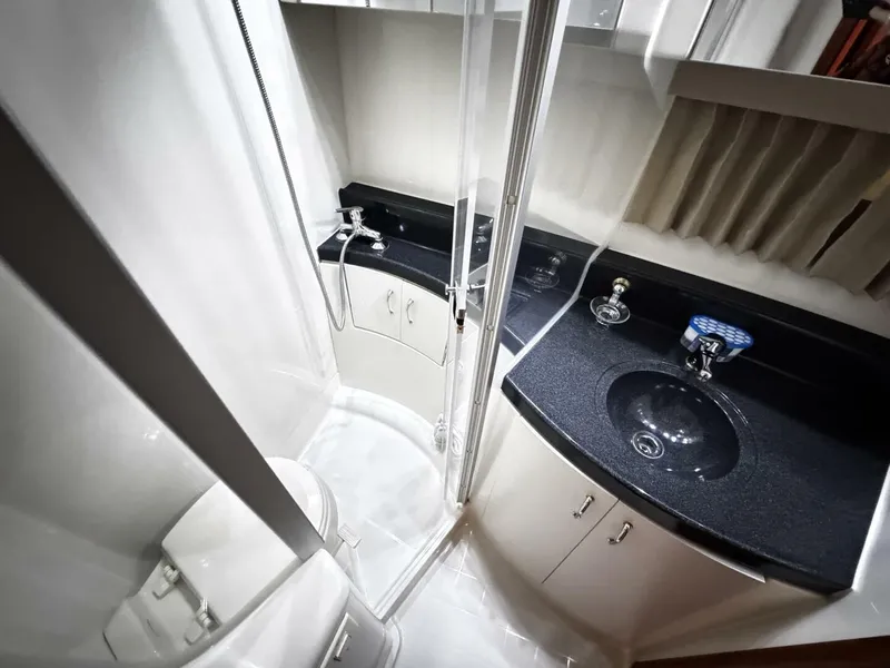 Slide: The Image of Carver Yachts 36 Sedan 2005 - 26