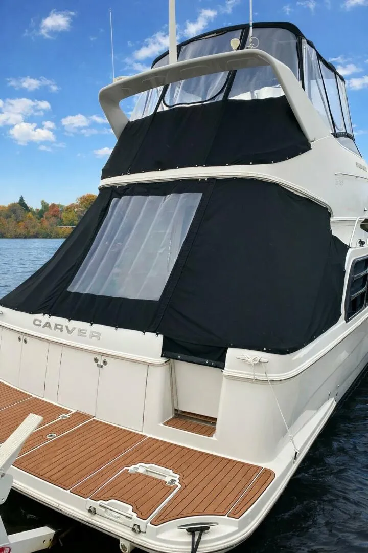 Slide: The Image of Carver Yachts 36 Sedan 2005 - 3