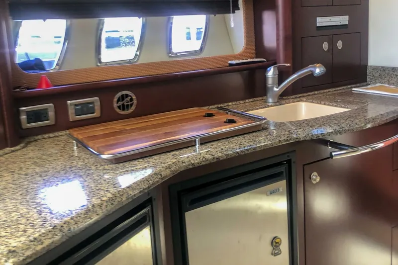 Slide: The Image of Sea Ray 400 Sundancer 2007 - 23