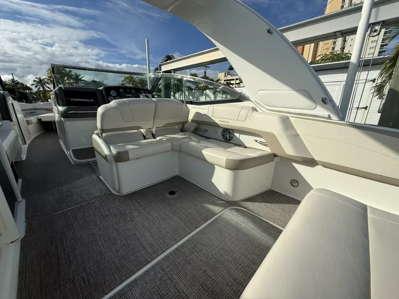 Slide: The Image of Formula 330 Crossover Bowrider 2016 - 7