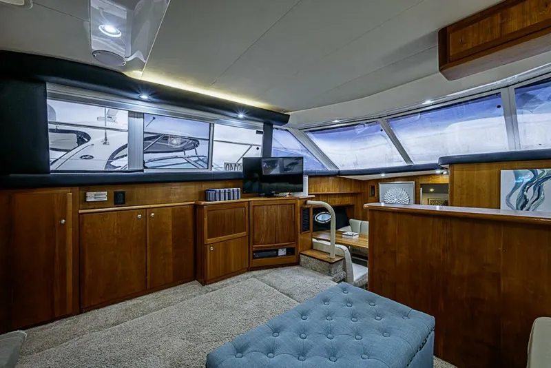 Slide: The Image of Silverton 442 Cockpit Motoryacht 2000 - 15