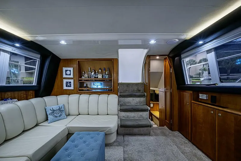 Slide: The Image of Silverton 442 Cockpit Motoryacht 2000 - 16