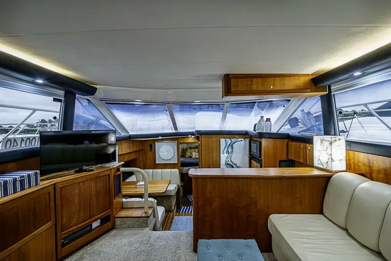 Slide: The Image of Silverton 442 Cockpit Motoryacht 2000 - 19