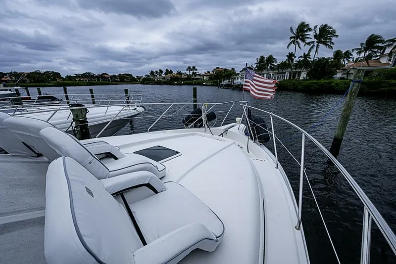 Slide: The Image of Silverton 442 Cockpit Motoryacht 2000 - 4