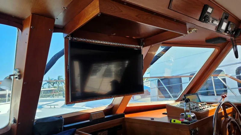 Slide: The Image of DeFever 48 Tri Cabin 1987 - 31