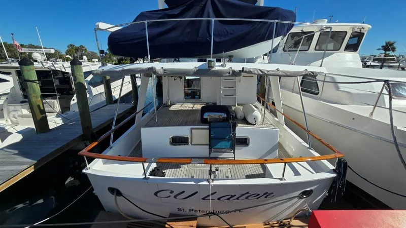Slide: The Image of DeFever 48 Tri Cabin 1987 - 4