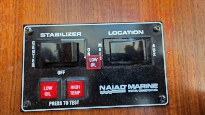 Slide: The Image of DeFever 48 Tri Cabin 1987 - 40