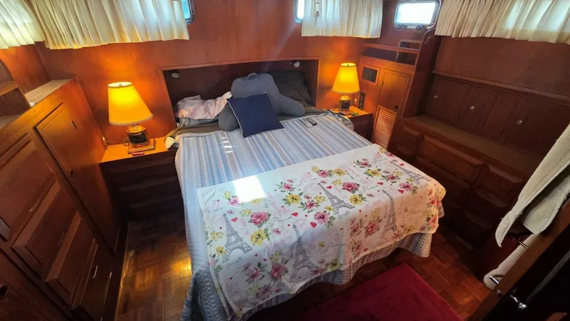 Slide: The Image of DeFever 48 Tri Cabin 1987 - 55