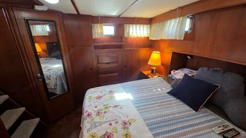 Slide: The Image of DeFever 48 Tri Cabin 1987 - 57