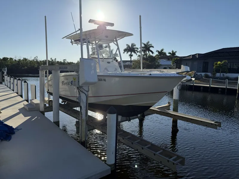 The Image of Boston Whaler 240 Outrage 2006 - 0