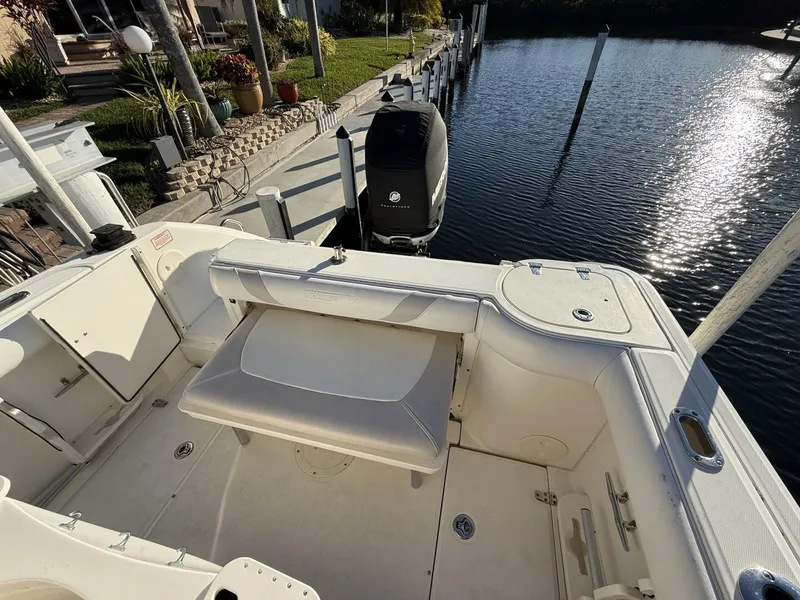 Slide: The Image of Boston Whaler 240 Outrage 2006 - 10