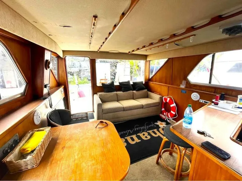 Slide: The Image of Chris-Craft 422 COMMANDER 1986 - 11