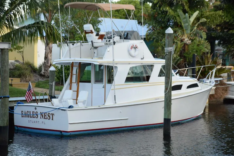 The Image of Whiticar Flybridge Convertible 1982 - 0