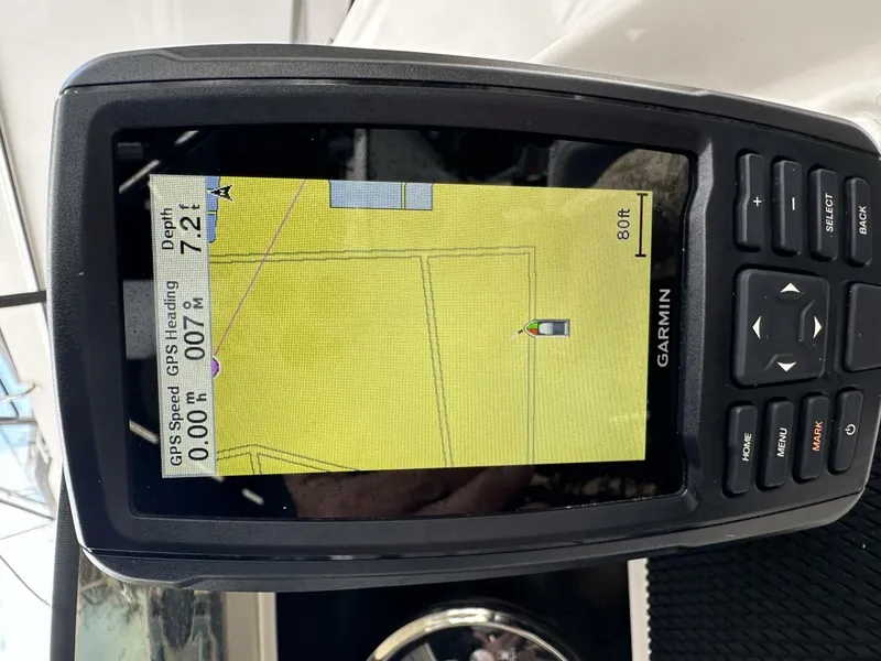 Slide: The Image of Bayliner M17 2023 - 12