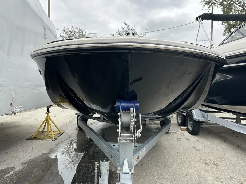 Slide: The Image of Bayliner M17 2023 - 4