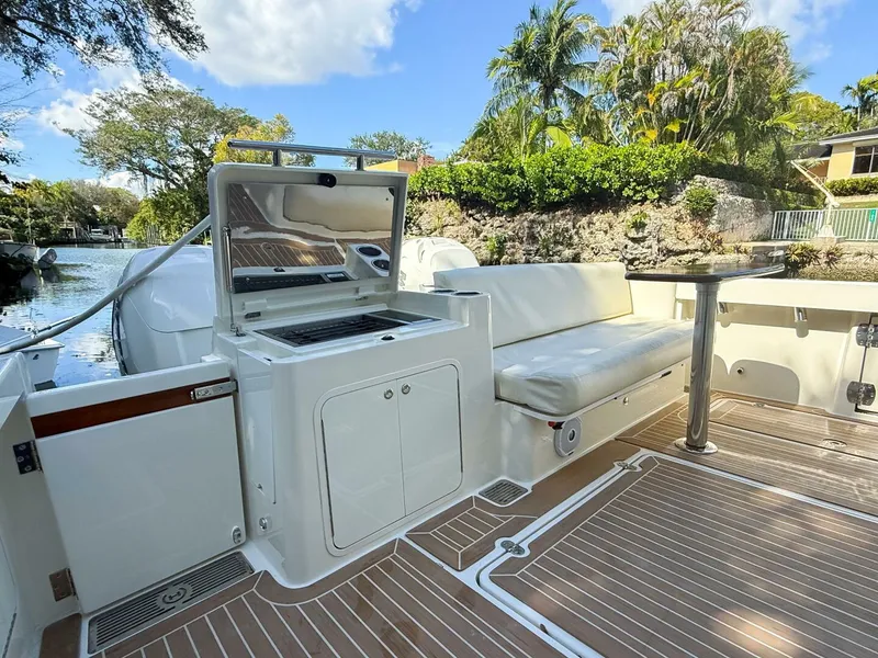 Slide: The Image of Hinckley Yachts 40X 2021 - 11