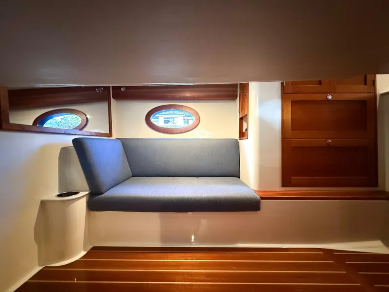 Slide: The Image of Hinckley Yachts 40X 2021 - 18
