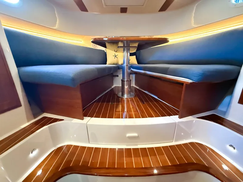Slide: The Image of Hinckley Yachts 40X 2021 - 19