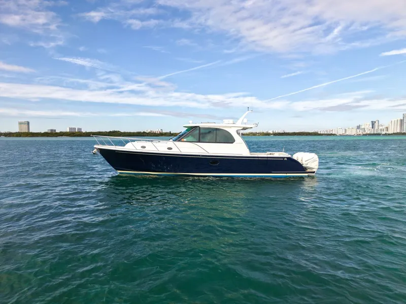 Slide: The Image of Hinckley Yachts 40X 2021 - 2
