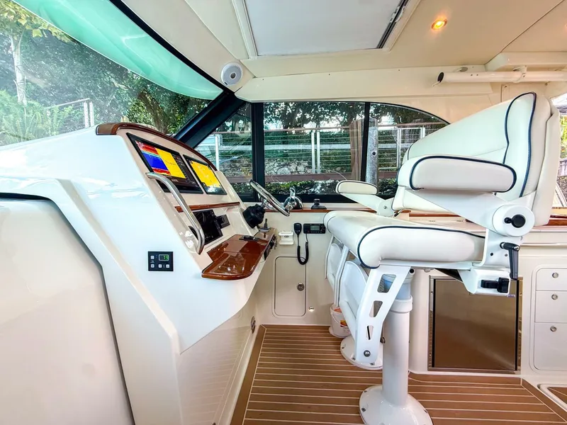 Slide: The Image of Hinckley Yachts 40X 2021 - 24