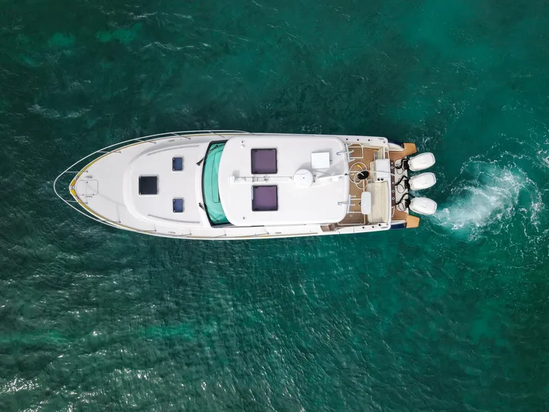Slide: The Image of Hinckley Yachts 40X 2021 - 3