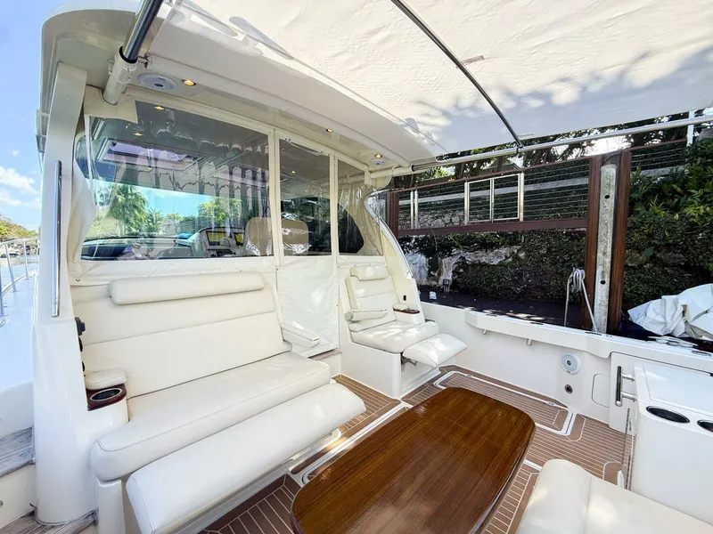 Slide: The Image of Hinckley Yachts 40X 2021 - 8