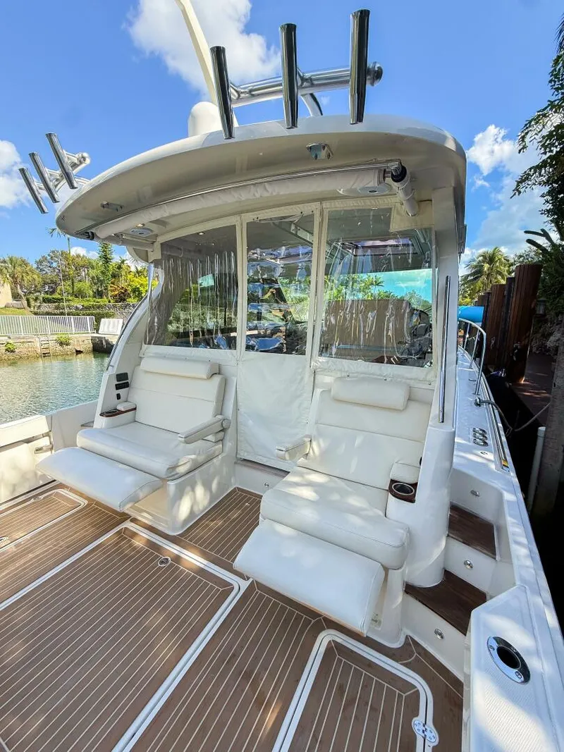 Slide: The Image of Hinckley Yachts 40X 2021 - 9