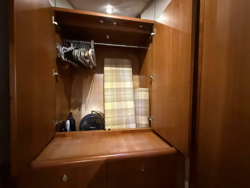 Slide: The Image of Chris-Craft Roamer 40 2007 - 28