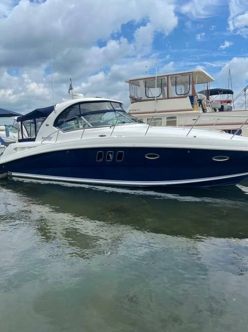 The Image of Sea Ray 38 DA 2007 - 0