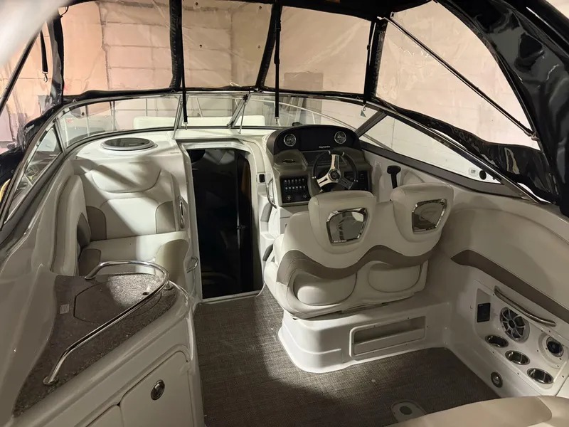 Slide: The Image of Crownline Boats 264 CR 2019 - 10