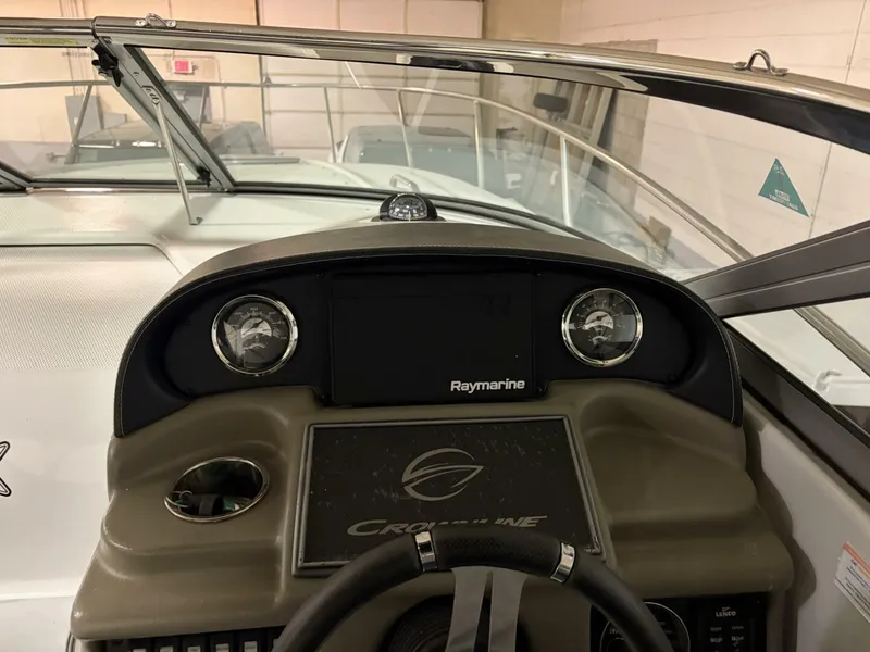 Slide: The Image of Crownline Boats 264 CR 2019 - 11