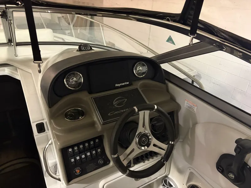 Slide: The Image of Crownline Boats 264 CR 2019 - 13