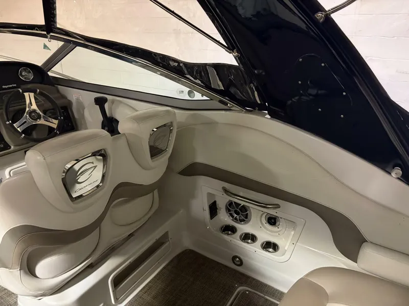 Slide: The Image of Crownline Boats 264 CR 2019 - 15