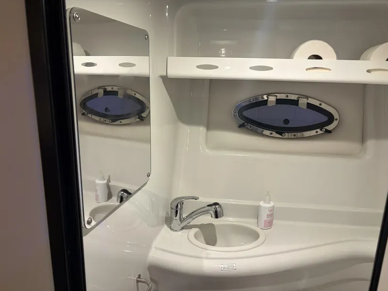 Slide: The Image of Crownline Boats 264 CR 2019 - 25